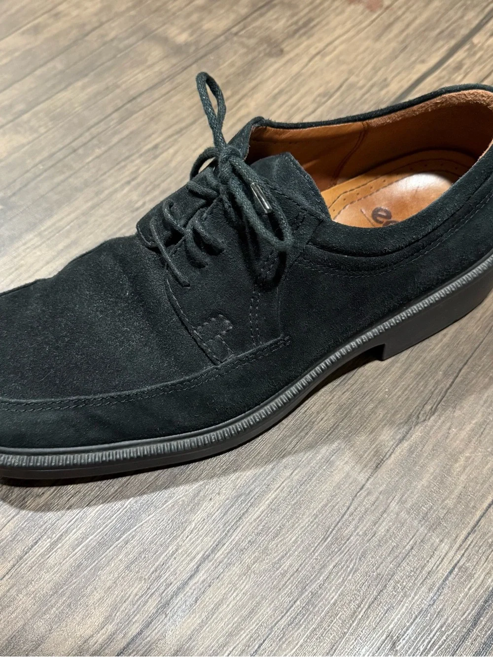Ecco Black Suede Men’s Chukka Lace-Up shoes